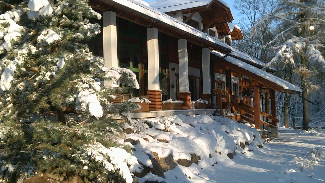Stajnia Sarnowek Nad Jeziorem Rozany Rozajny Wielkie Exterior foto