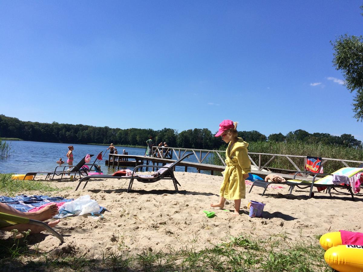 Stajnia Sarnowek Nad Jeziorem Rozany Rozajny Wielkie Exterior foto